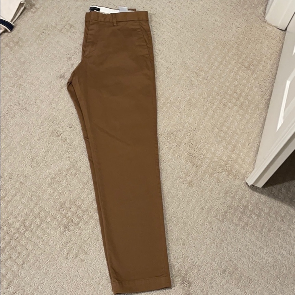 Banana republic -tapered fit chinos. 32 x 32.